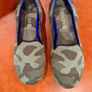 sz 3 olive camo Rothy's The Kids Loafer